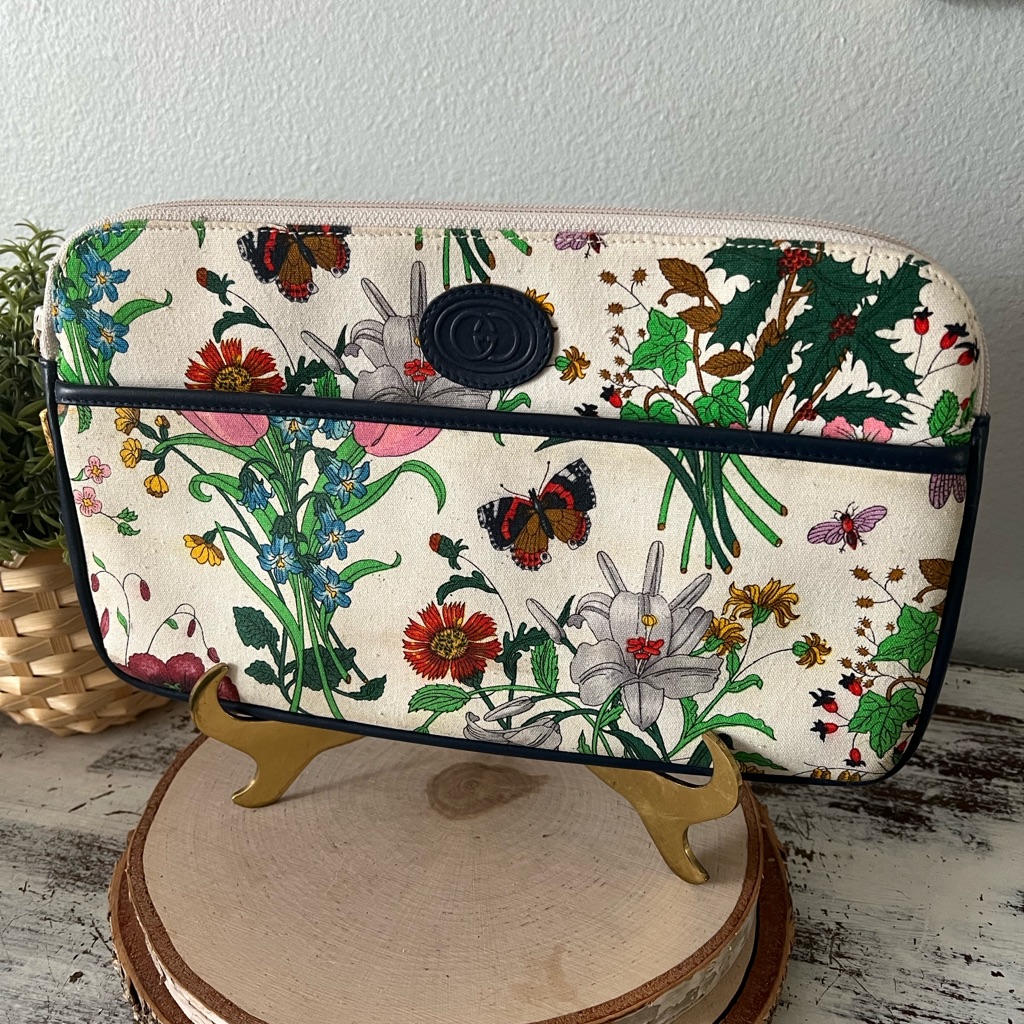 Gucci Flora Floral Pattern Clutch Purse Handbag Navy Rare Vintage Authentic